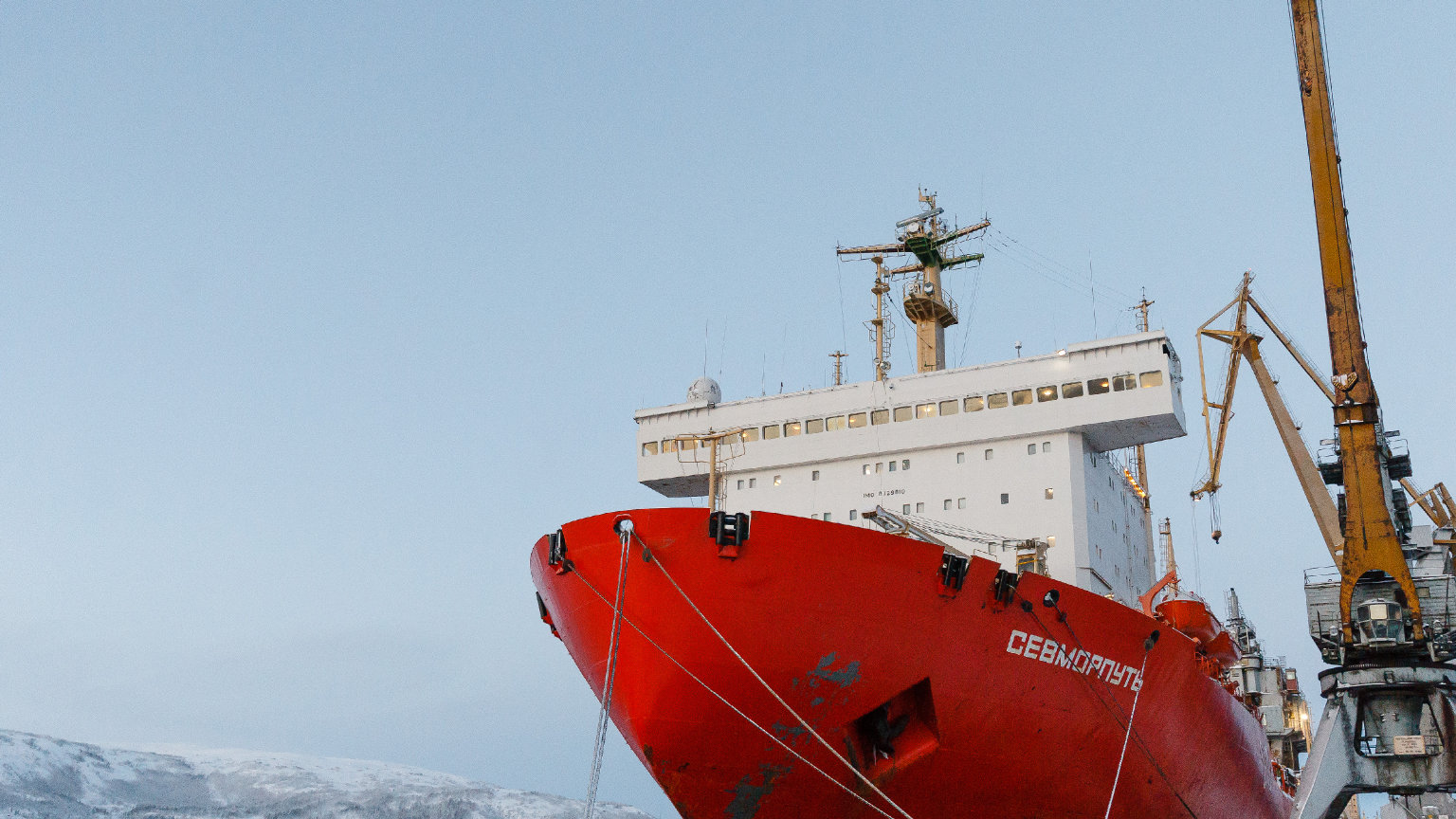 Фгуп атомфлот мурманск. Атомный ледокольный флот ямал. Севморпуть 2020 лихтеровоз. Ледокол севморпуть. Северный морской путь порт сабетта.